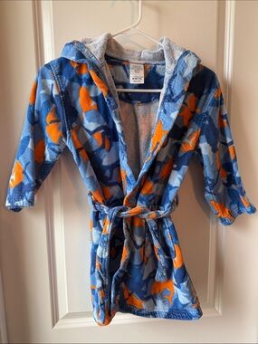 St. Eve Kids Terry-cloth Blue & Orange Shark Hooded Bath Robe - Hooded Robe